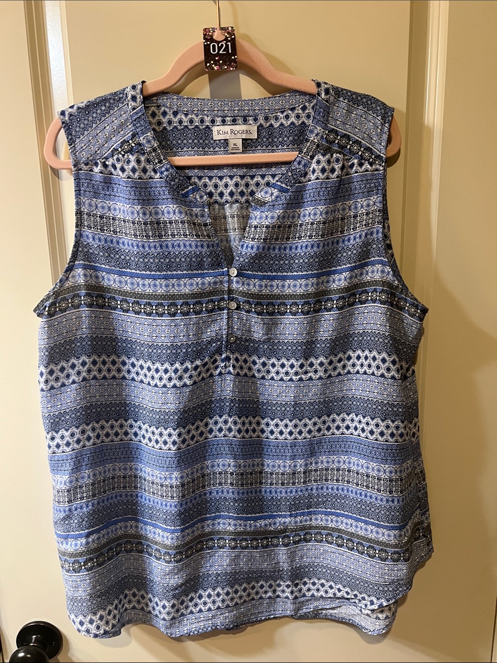 Kim Rogers Blue Patterned Sleeveless  top H031
